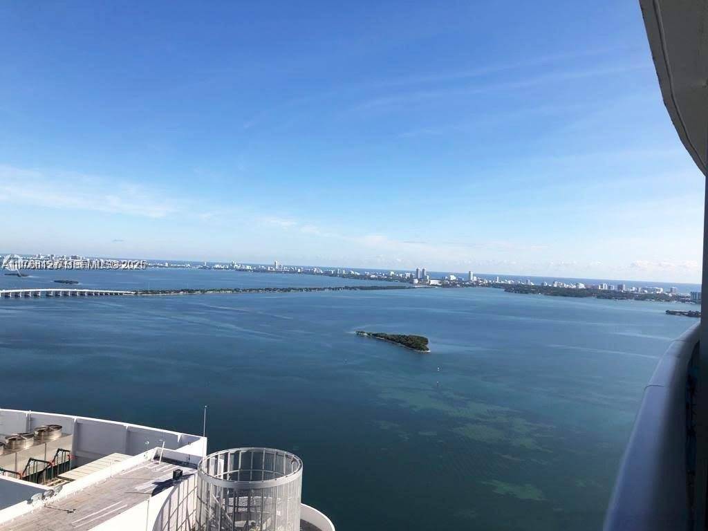 Wohnung mit Buchtblick im Aria on the Bay